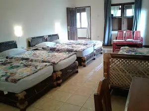 Gedung Tunas dan villa-villa ini berada di ujung property Villa Tunas Alam Mutiara, di teras bawah. Dari sini dapat lihat desa dibawah, warung kecil dan masjid